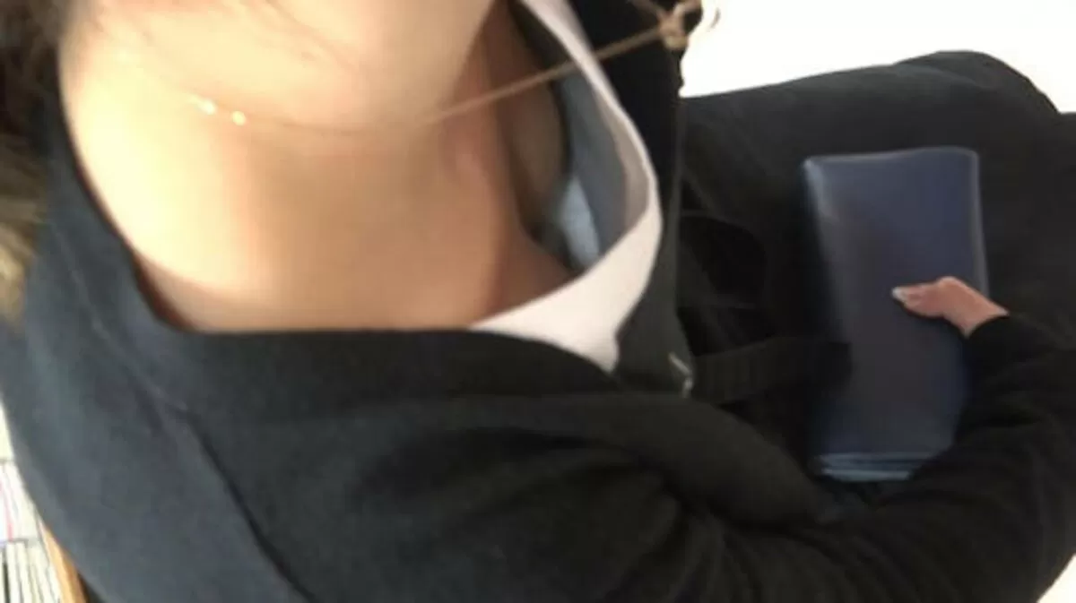 【盗撮 貧乳】ちっぱいを隠し撮り!スッカスカだから丸見えだよぉ036