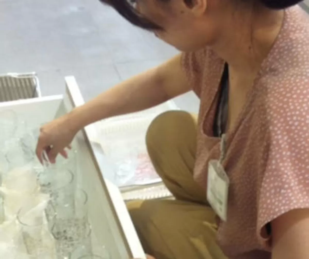 【盗撮 貧乳】ちっぱいを隠し撮り!スッカスカだから丸見えだよぉ047