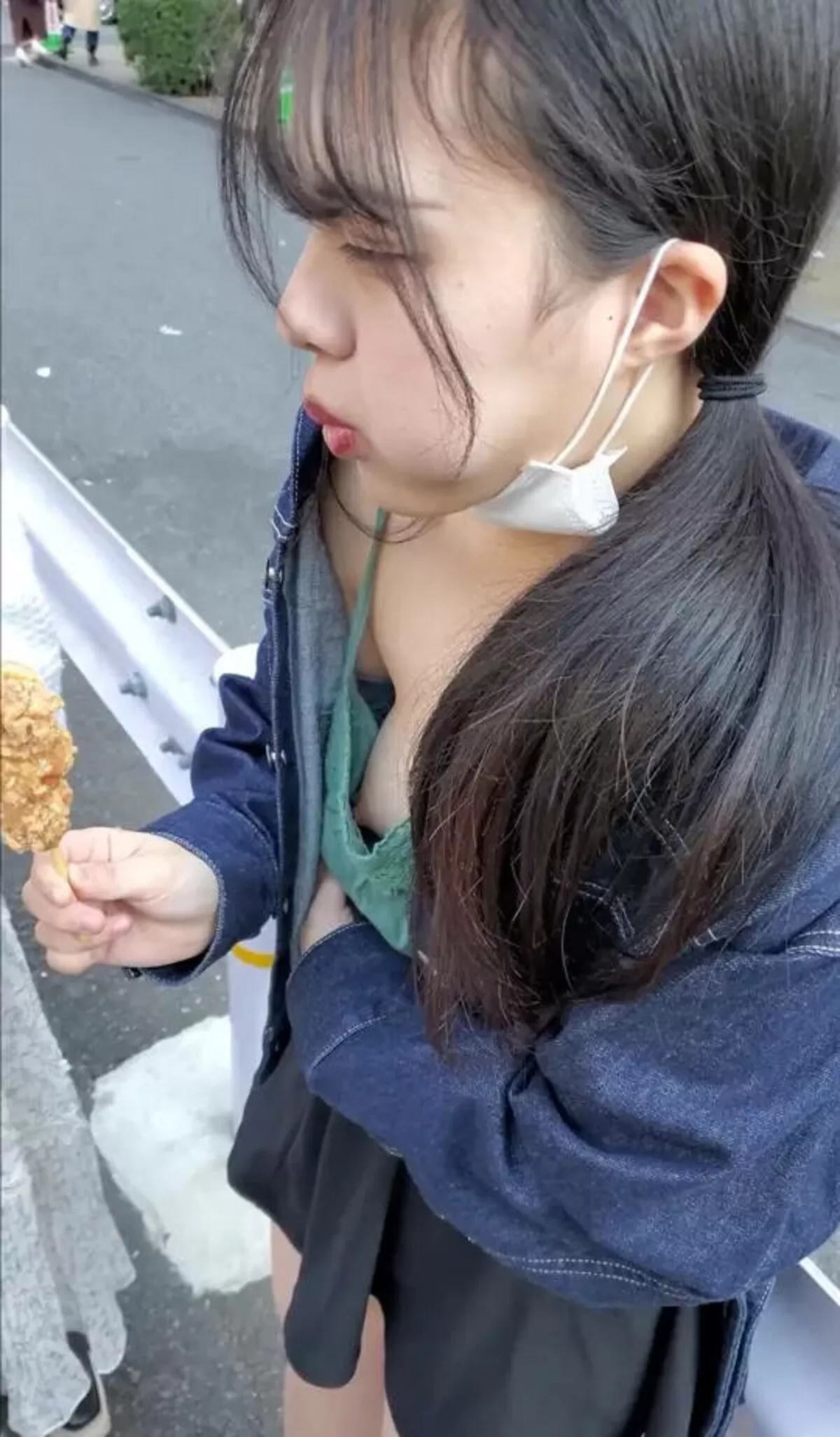 【盗撮 貧乳】ちっぱいを隠し撮り!スッカスカだから丸見えだよぉ065