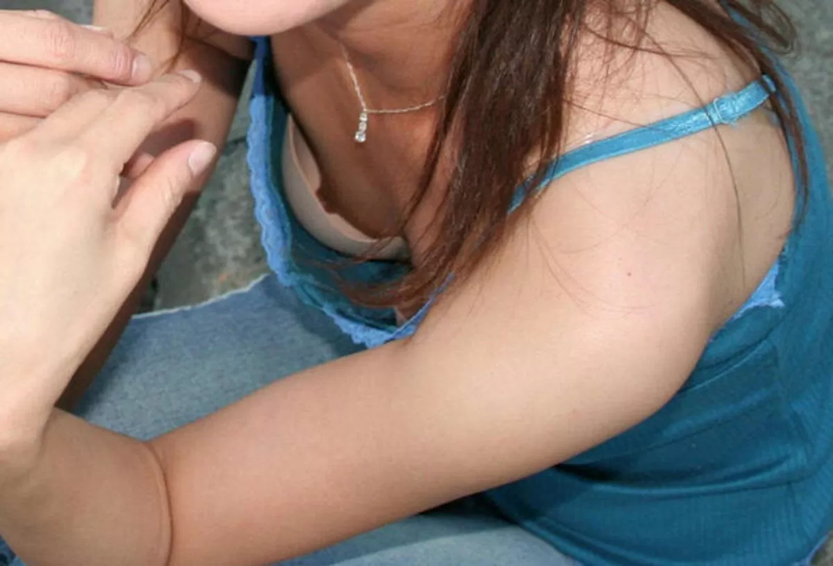 【盗撮 貧乳】ちっぱいを隠し撮り!スッカスカだから丸見えだよぉ078