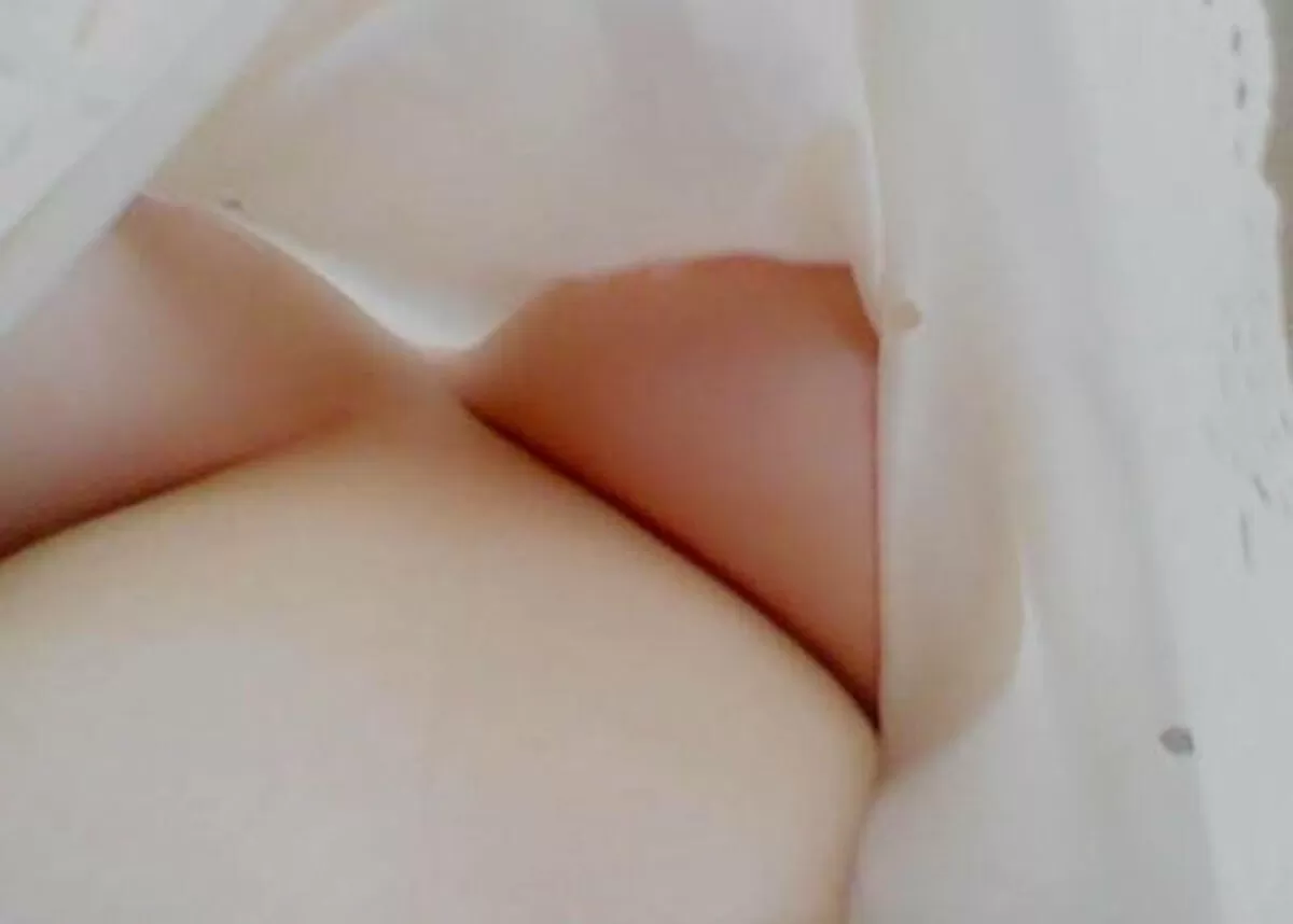 突き出たおっぱいエロ画像100