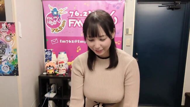 【画像+動画】地方ラジオパーソナリティー・美咲の爆乳恵体が発見される!009