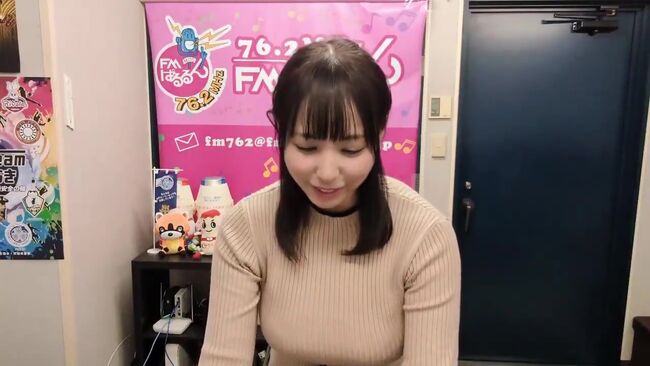 【画像+動画】地方ラジオパーソナリティー・美咲の爆乳恵体が発見される!010