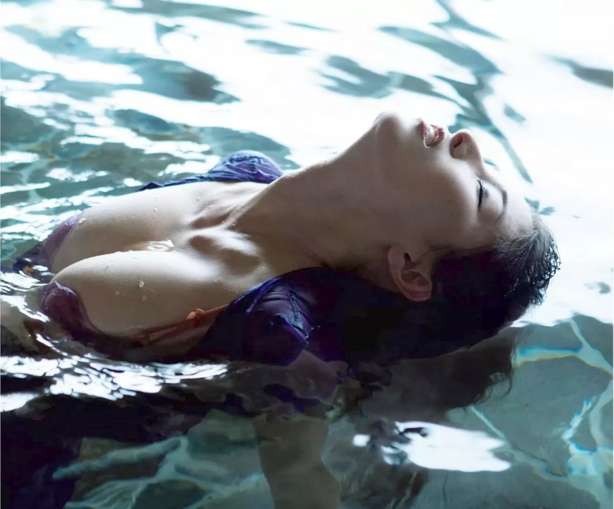 濡れた女って無条件でエロさが数段上がるとは思いませんか?【濡れグラビア画像】061