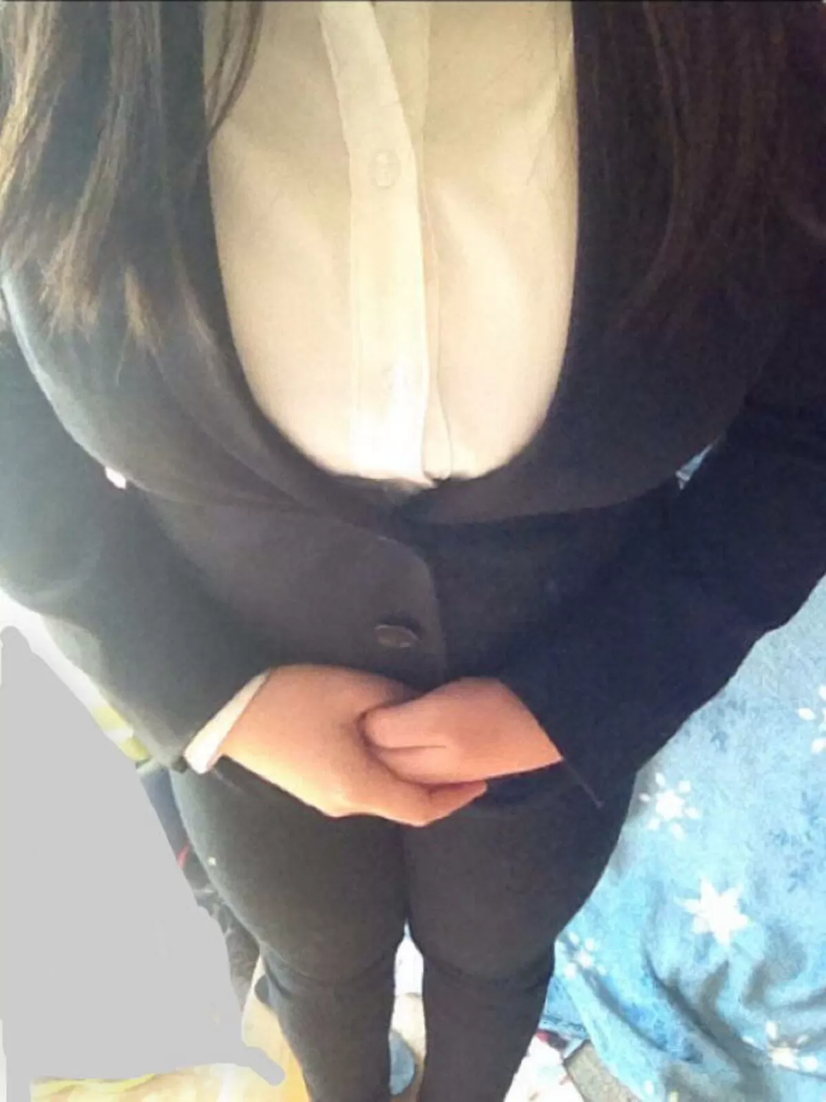 巨乳素人のスーツエロ画像006