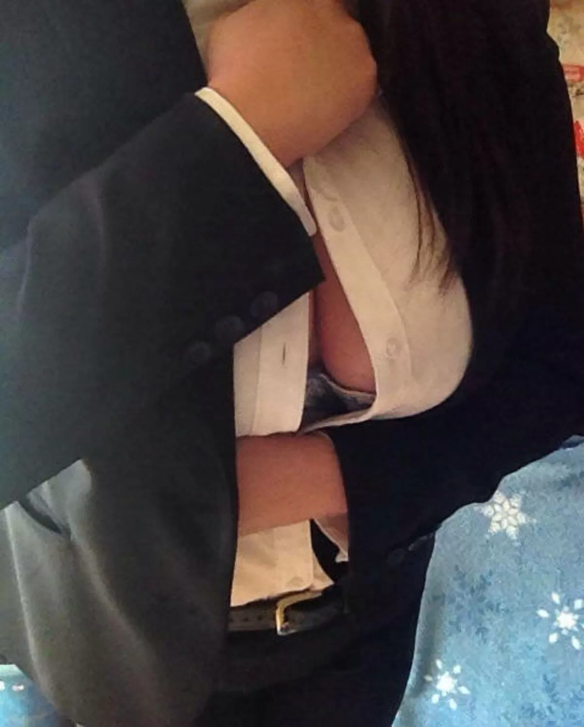 巨乳素人のスーツエロ画像009