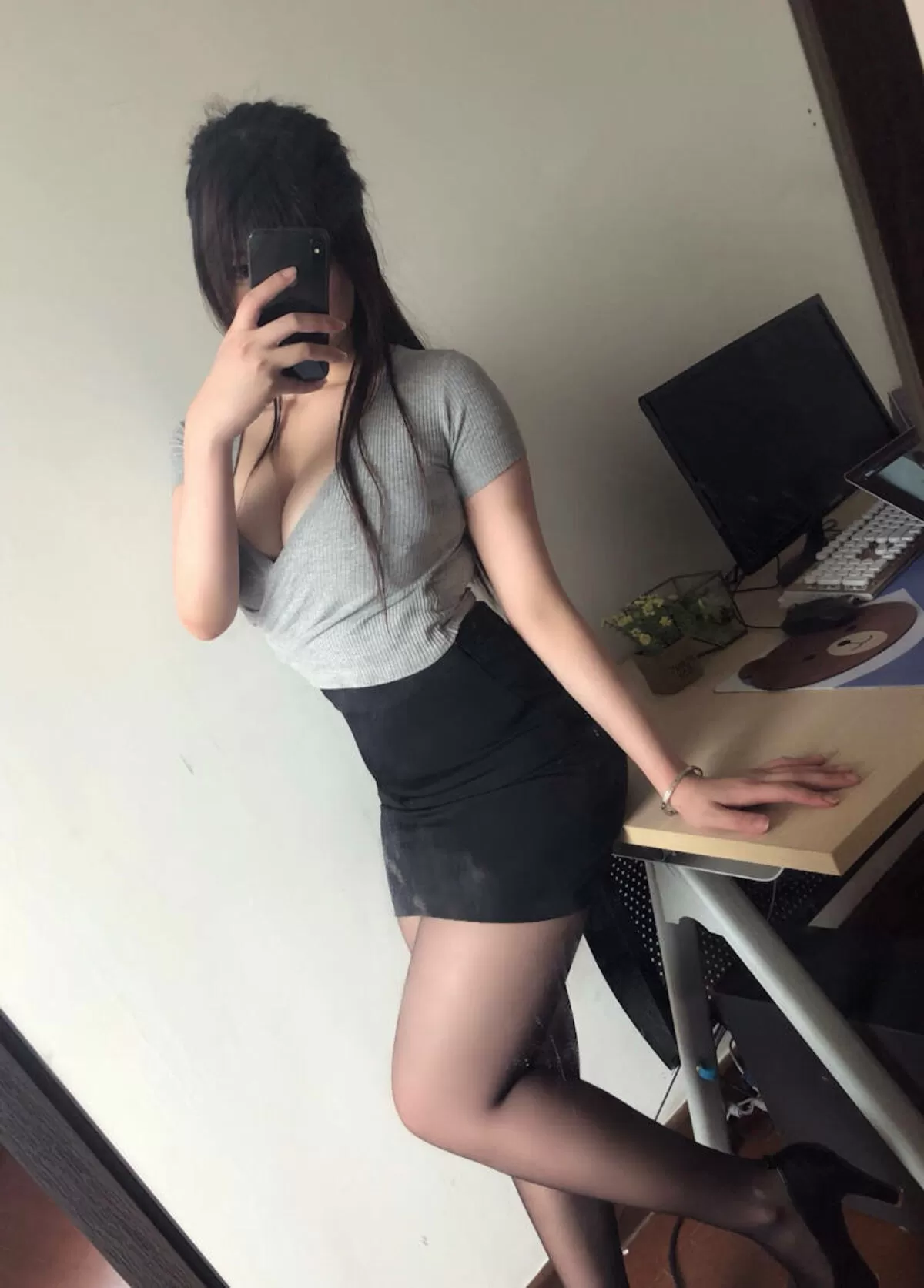 巨乳素人のスーツエロ画像020