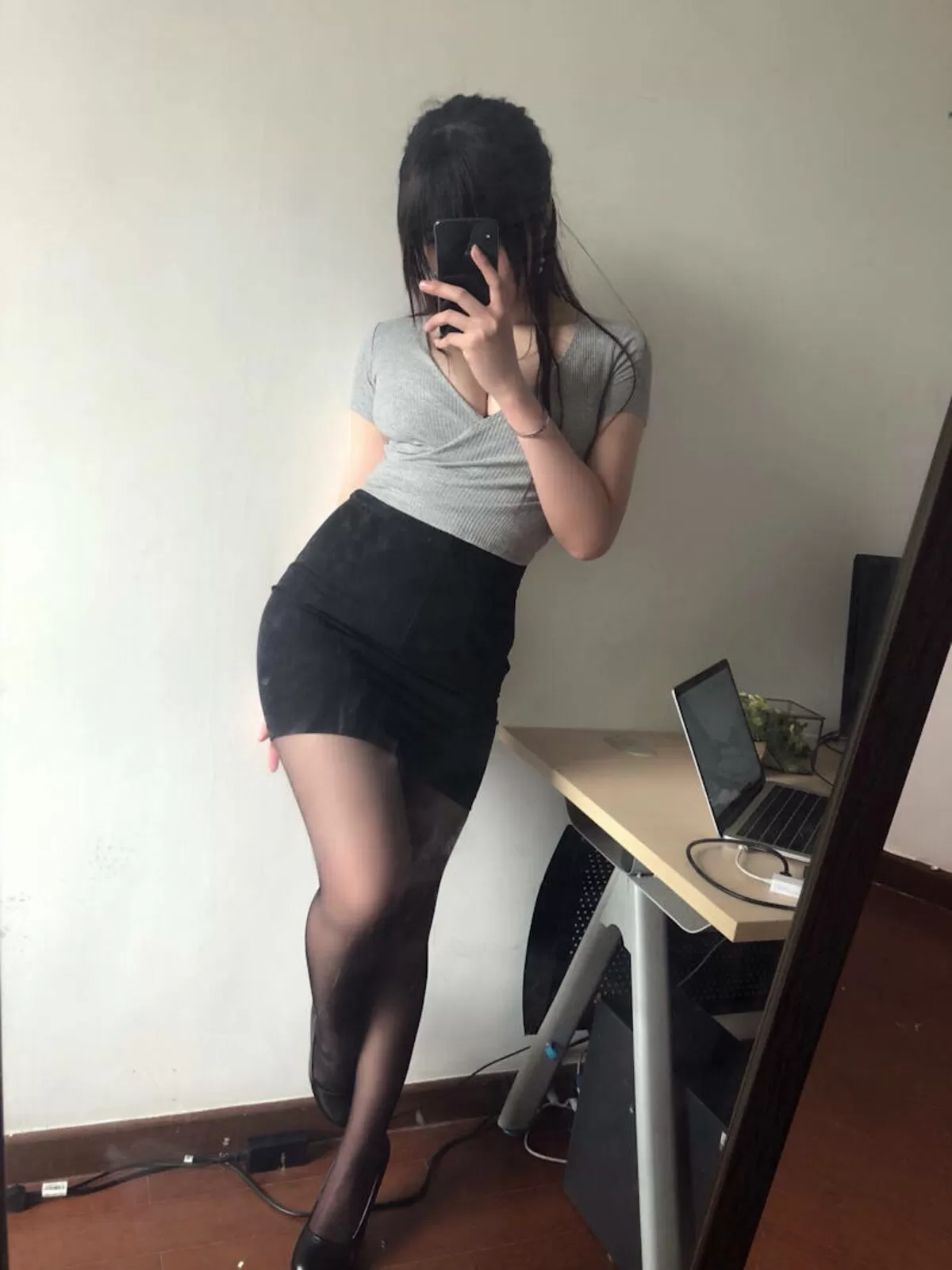 巨乳素人のスーツエロ画像021