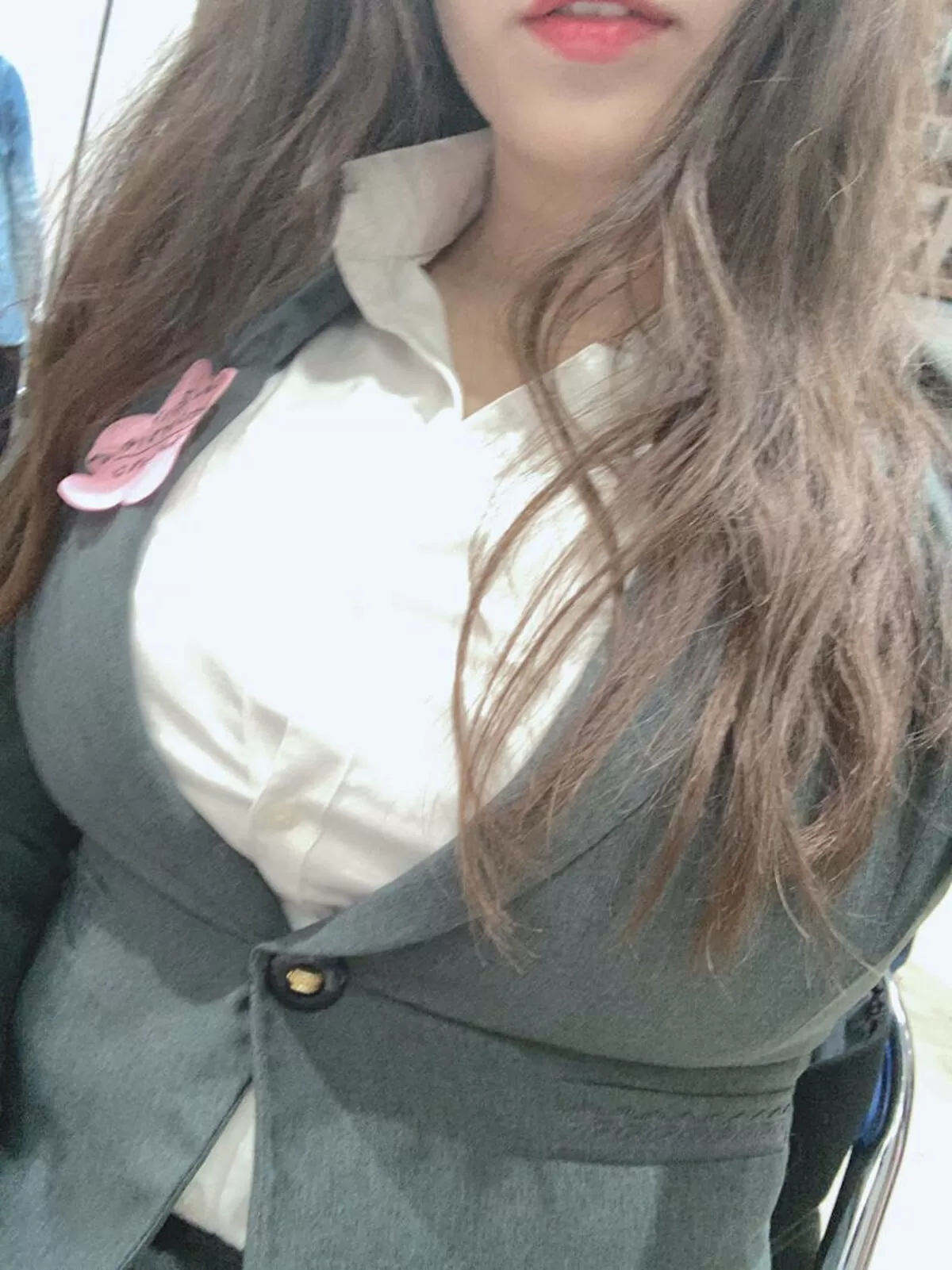 巨乳素人のスーツエロ画像043