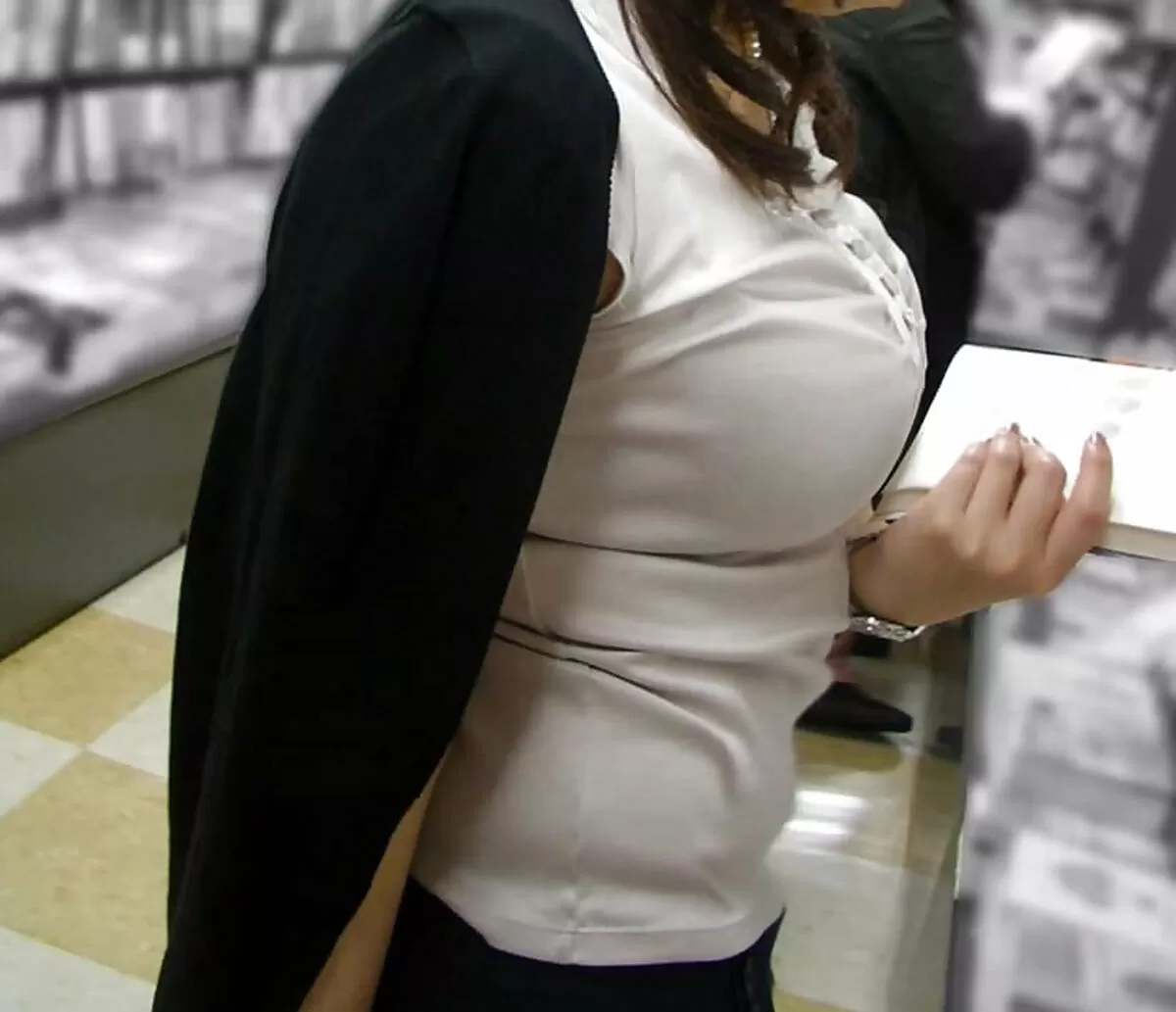 巨乳素人のスーツエロ画像066