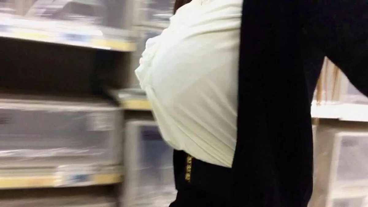 巨乳素人のスーツエロ画像072