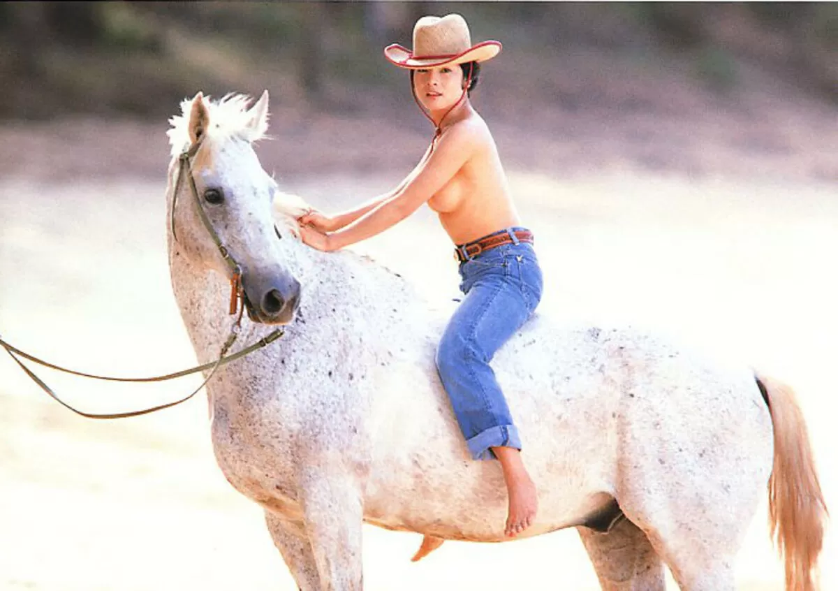 由美かおるエロ画像055