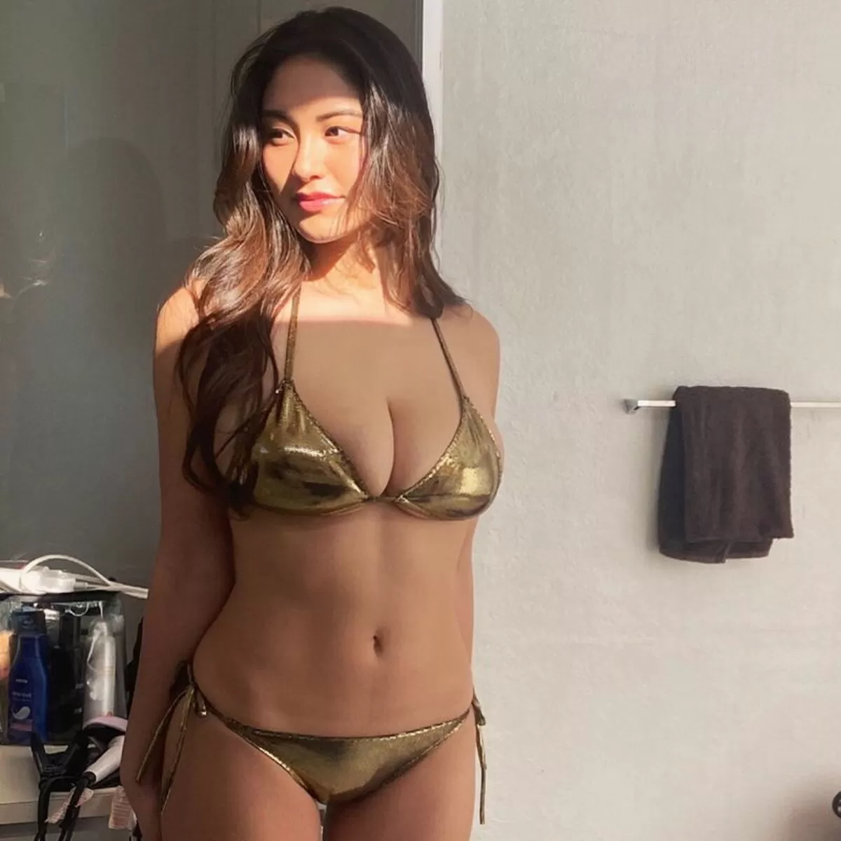 ハーフグラドルの水着おっぱいエロ画像069