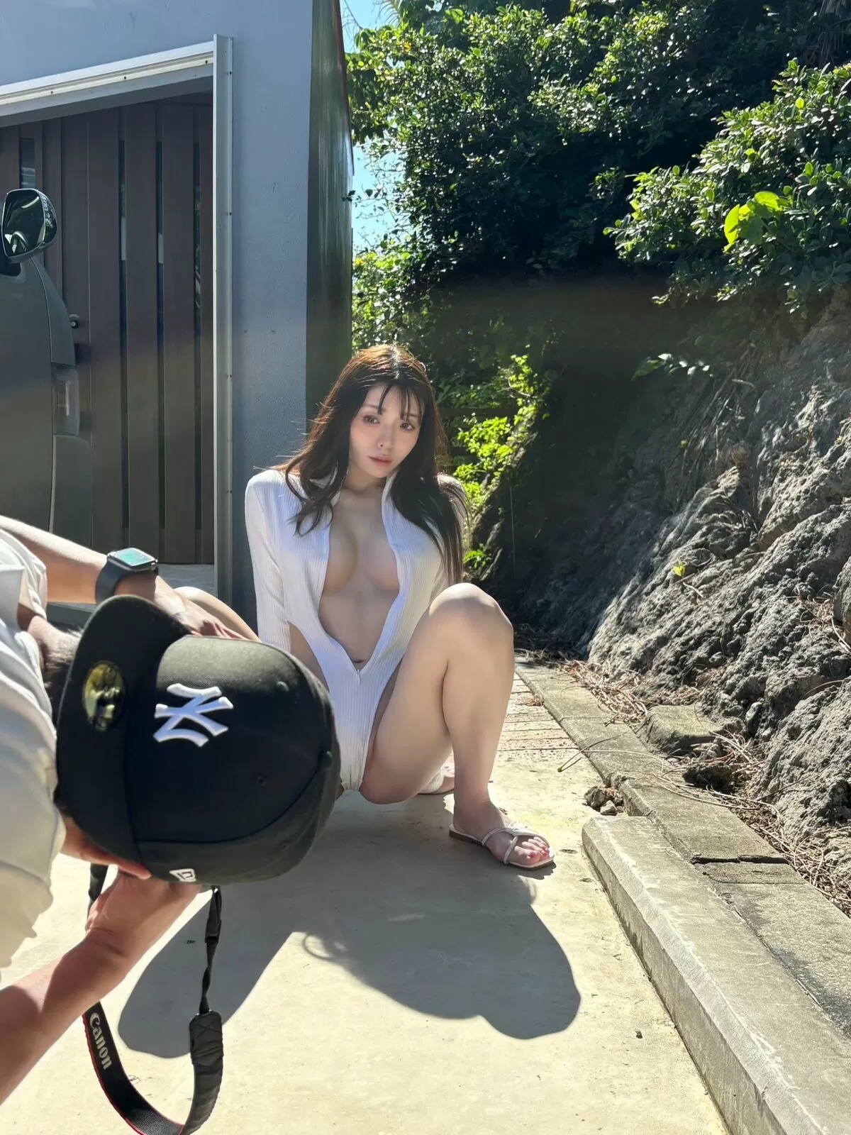 考案者に賛辞を送りたくなるグラビアにおける変態水着の世界046