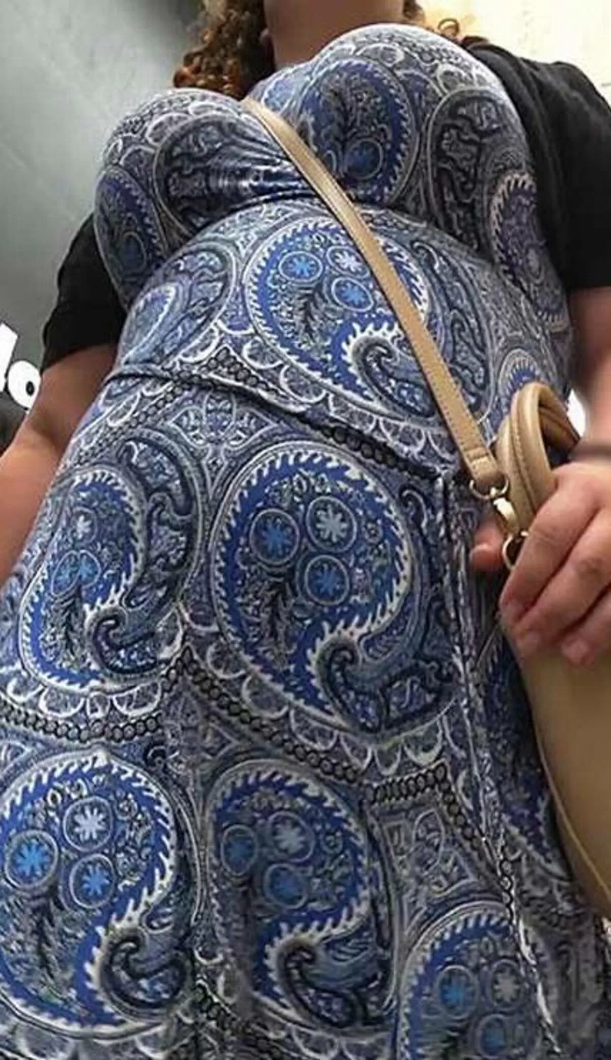 着衣爆乳のエロ画像026