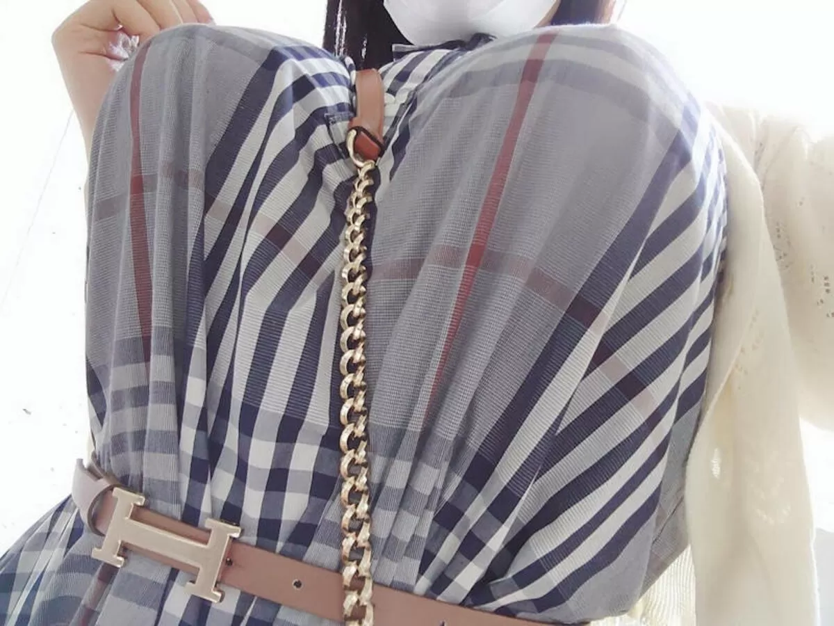 着衣爆乳のエロ画像028