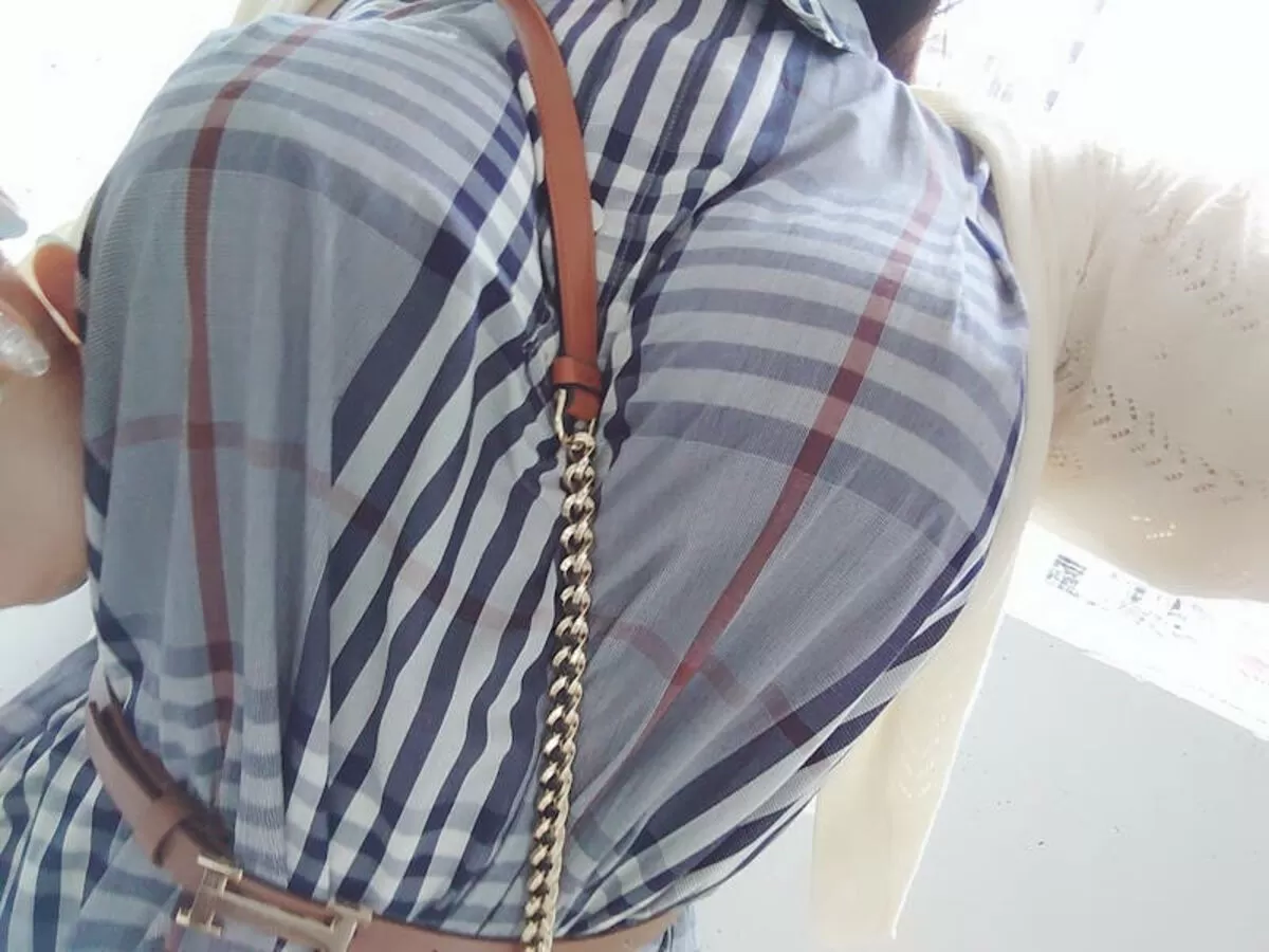 着衣爆乳のエロ画像029