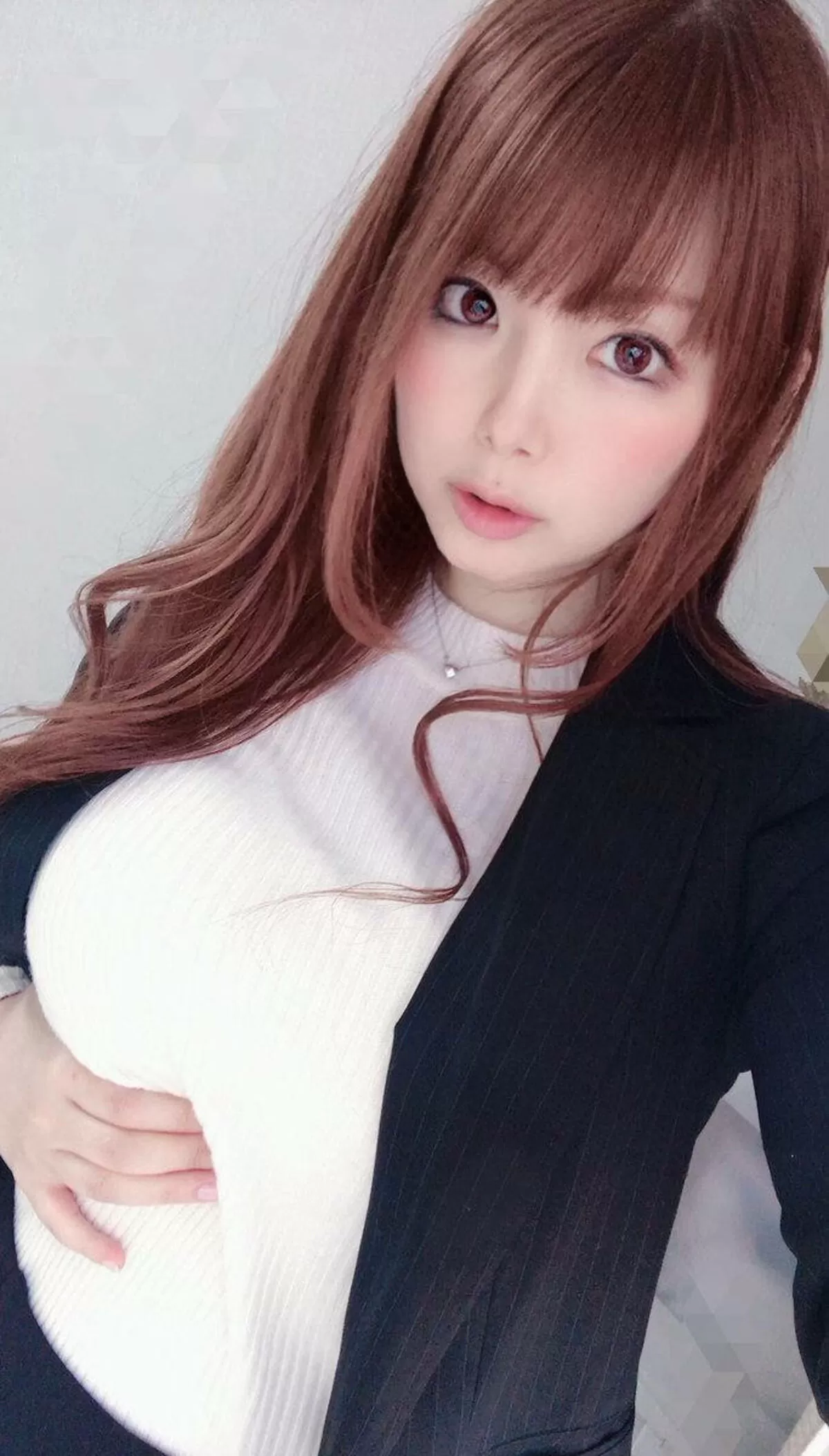 着衣爆乳のエロ画像062