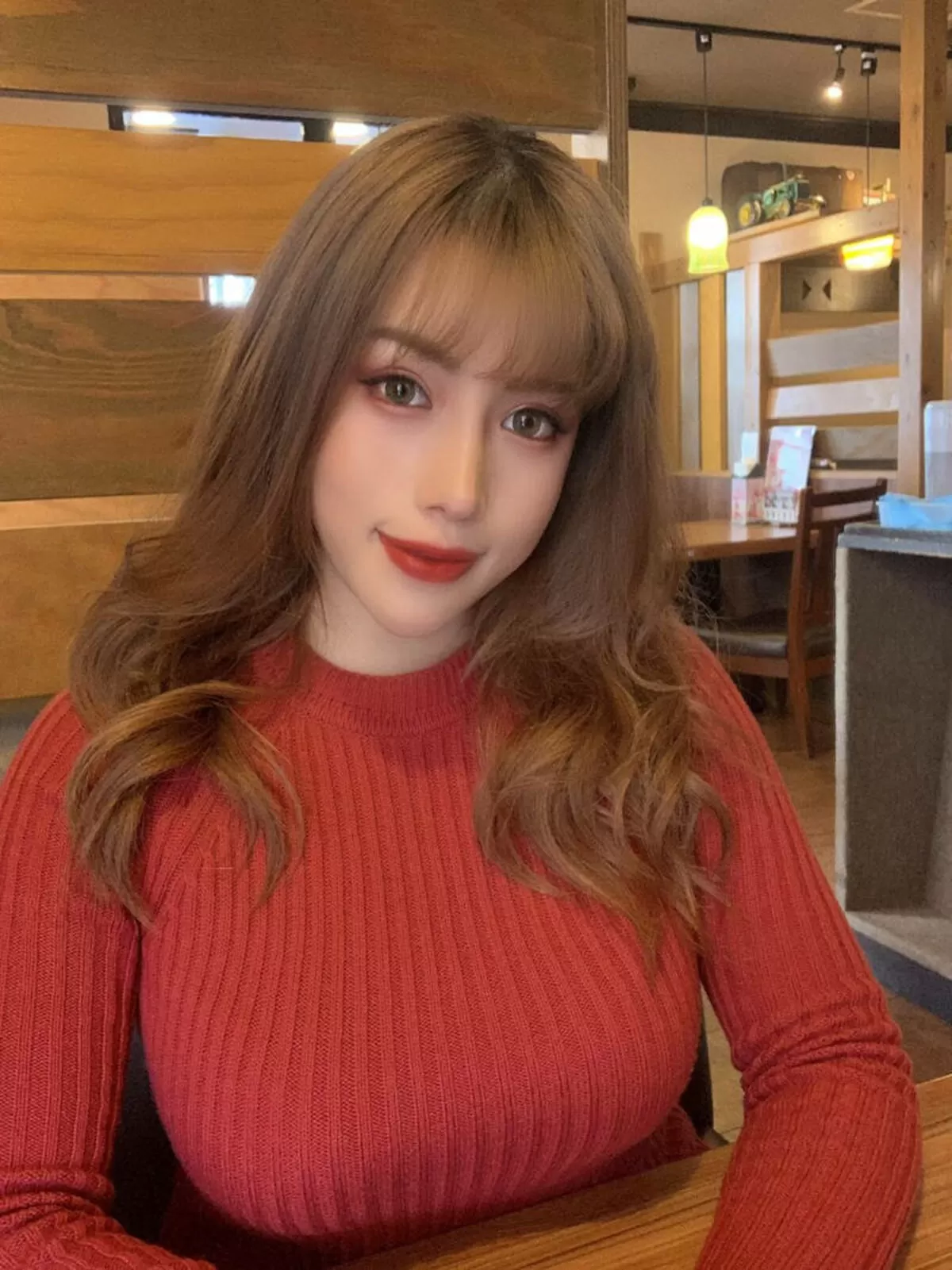 着衣爆乳のエロ画像111