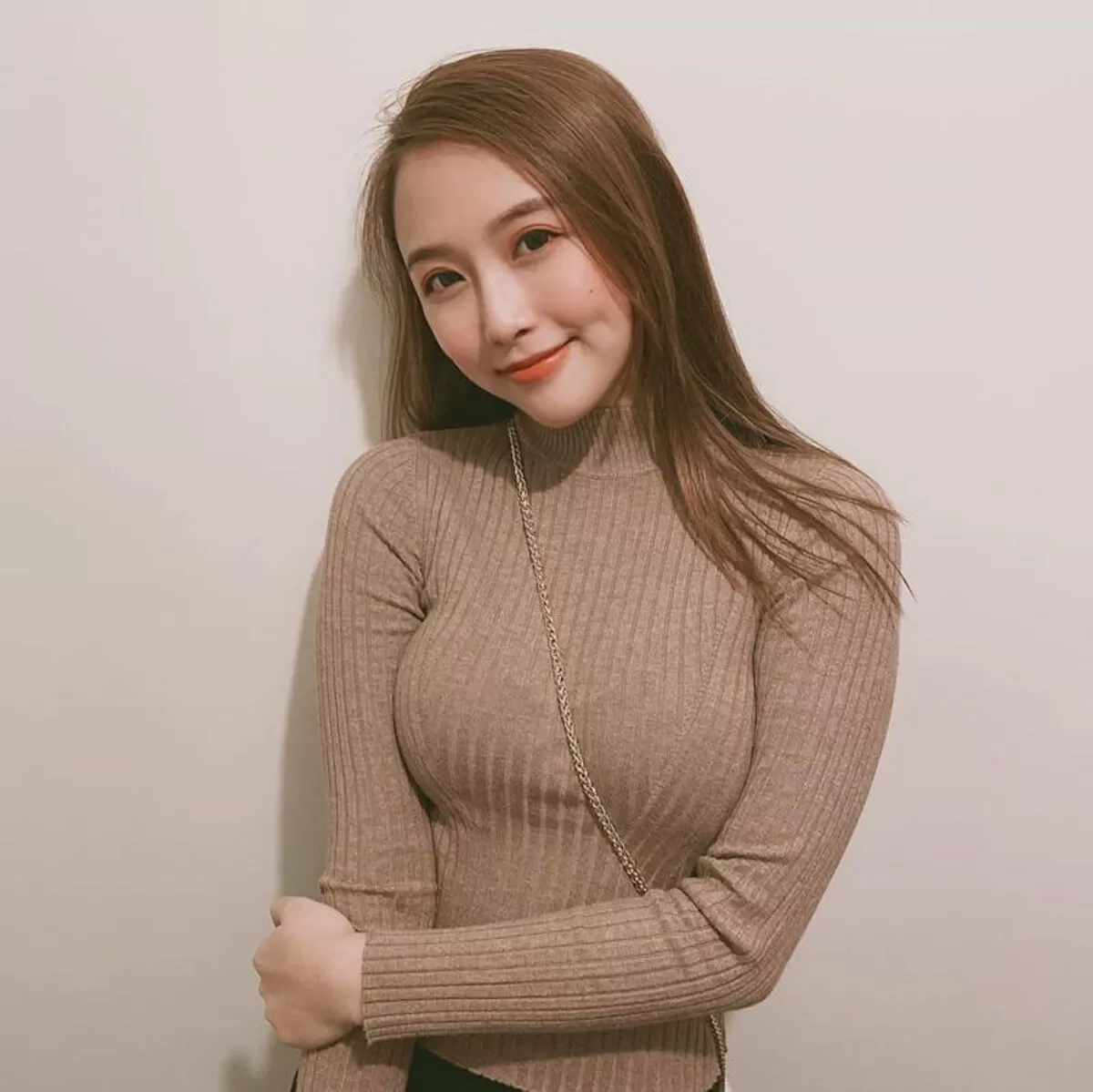 着衣爆乳のエロ画像134