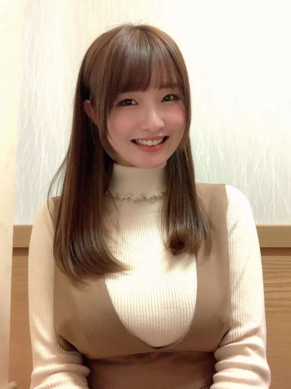 着衣爆乳のエロ画像135