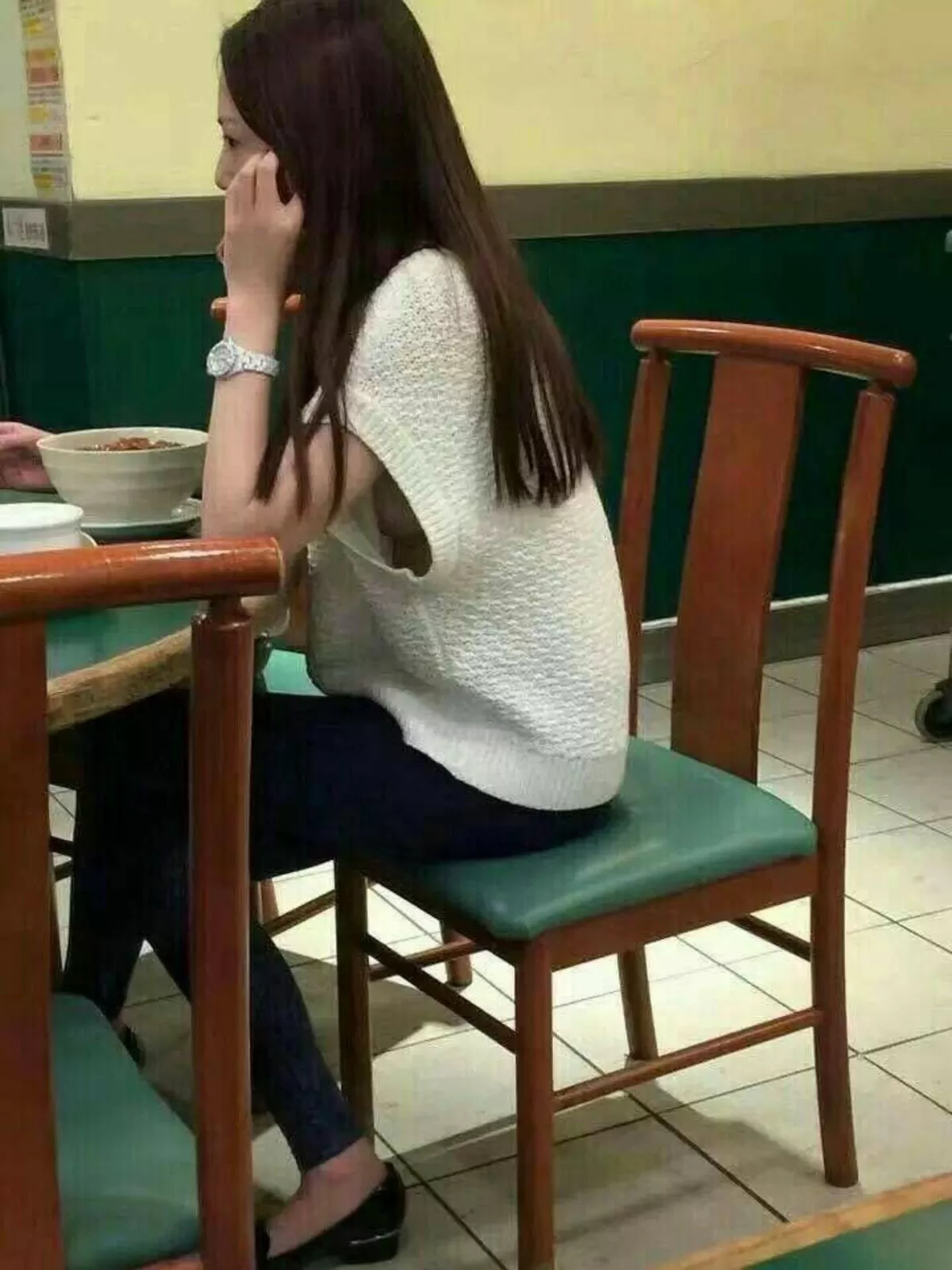 横乳盗撮エロ画像004