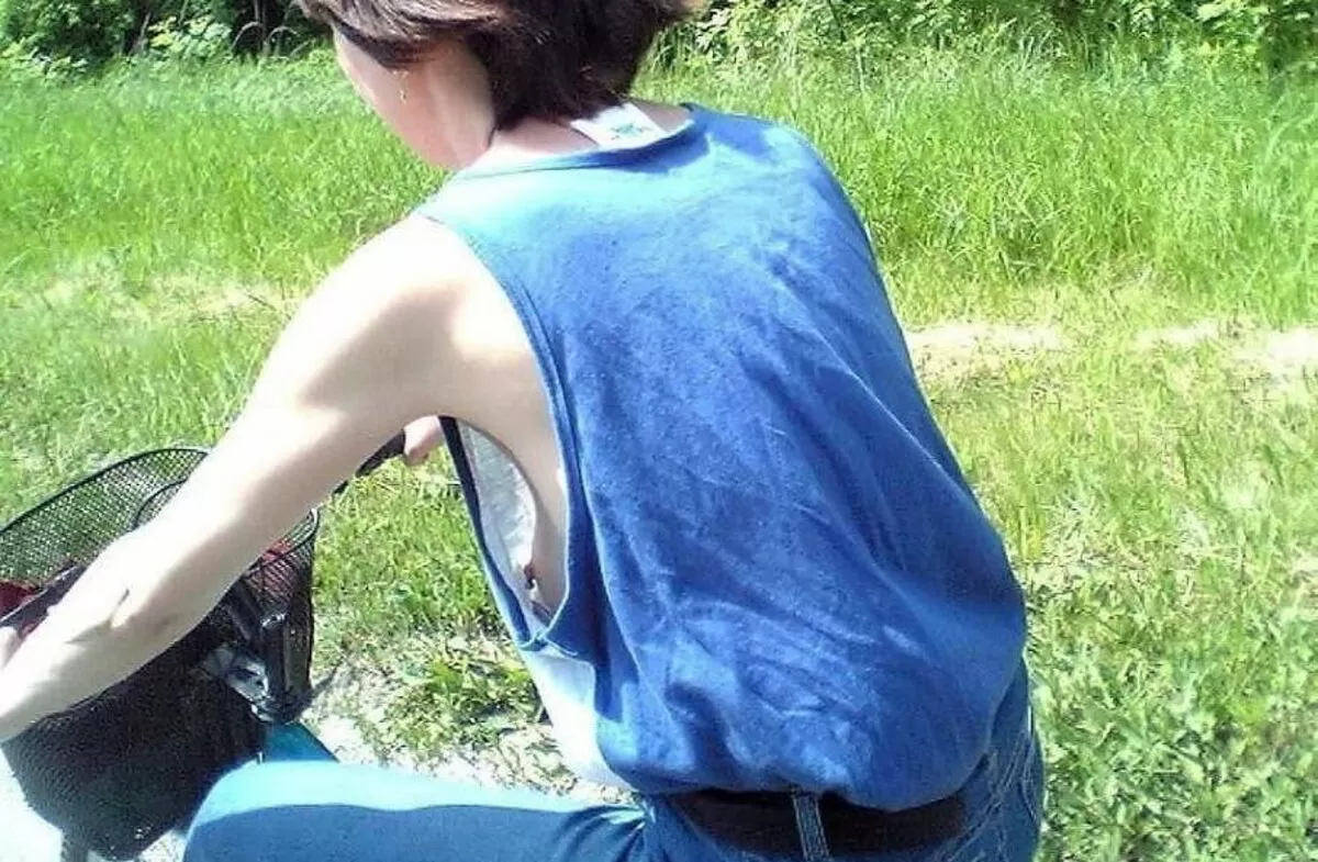 横乳盗撮エロ画像013