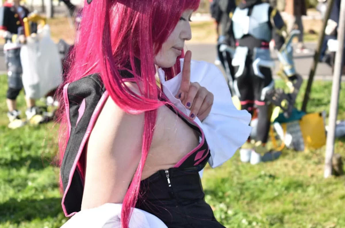 横乳盗撮エロ画像020