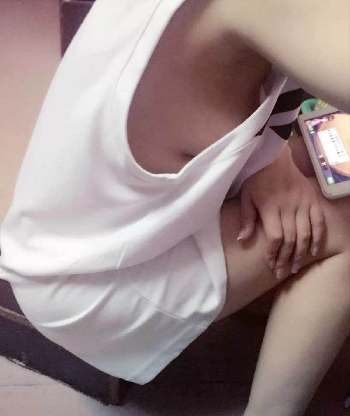 横乳盗撮エロ画像041