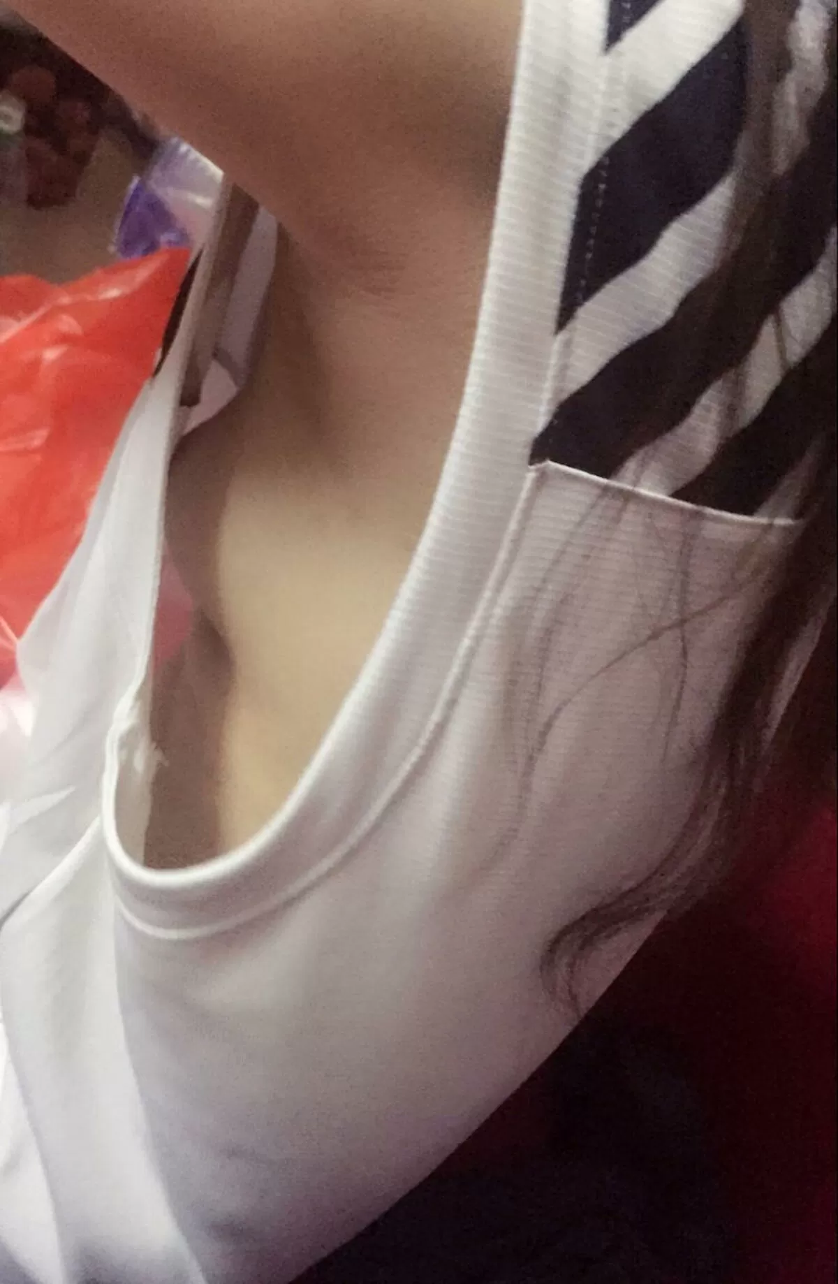 横乳盗撮エロ画像042