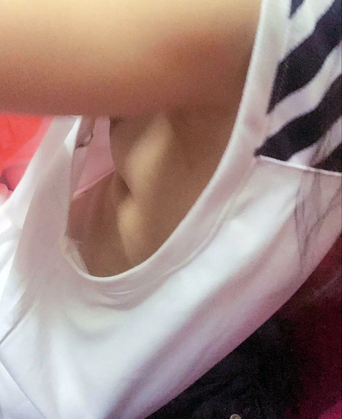 横乳盗撮エロ画像043