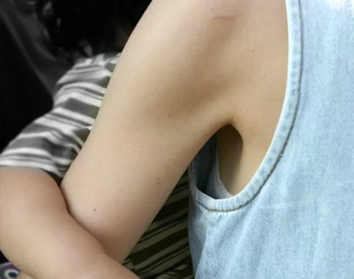 横乳盗撮エロ画像044