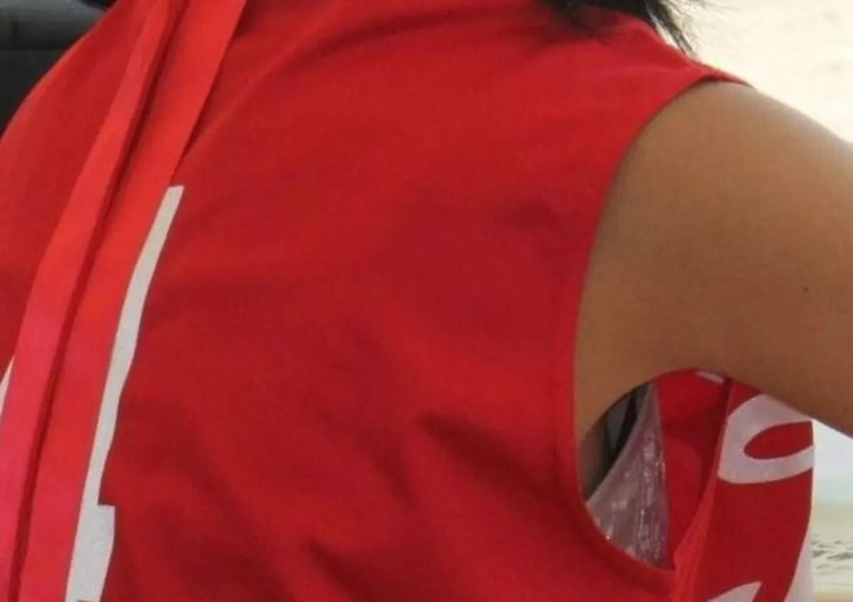 横乳盗撮エロ画像045