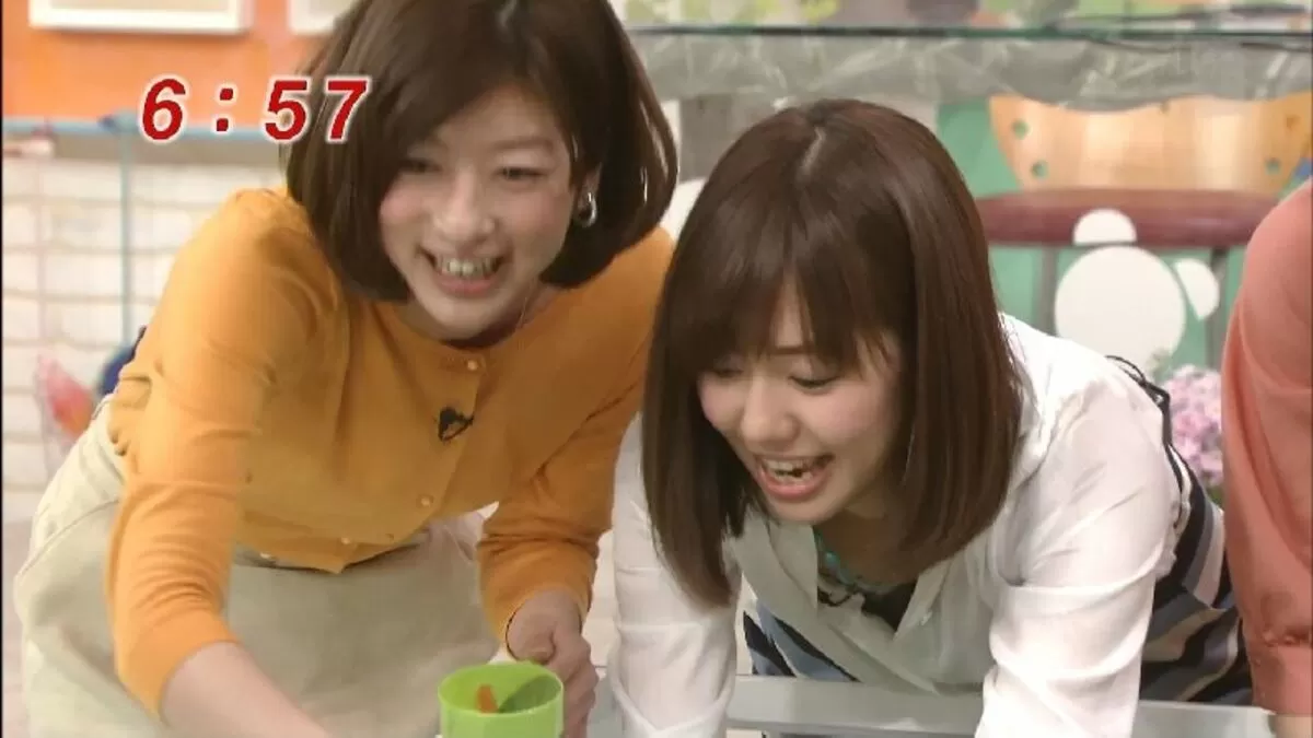 テレビ胸チラエロ画像073