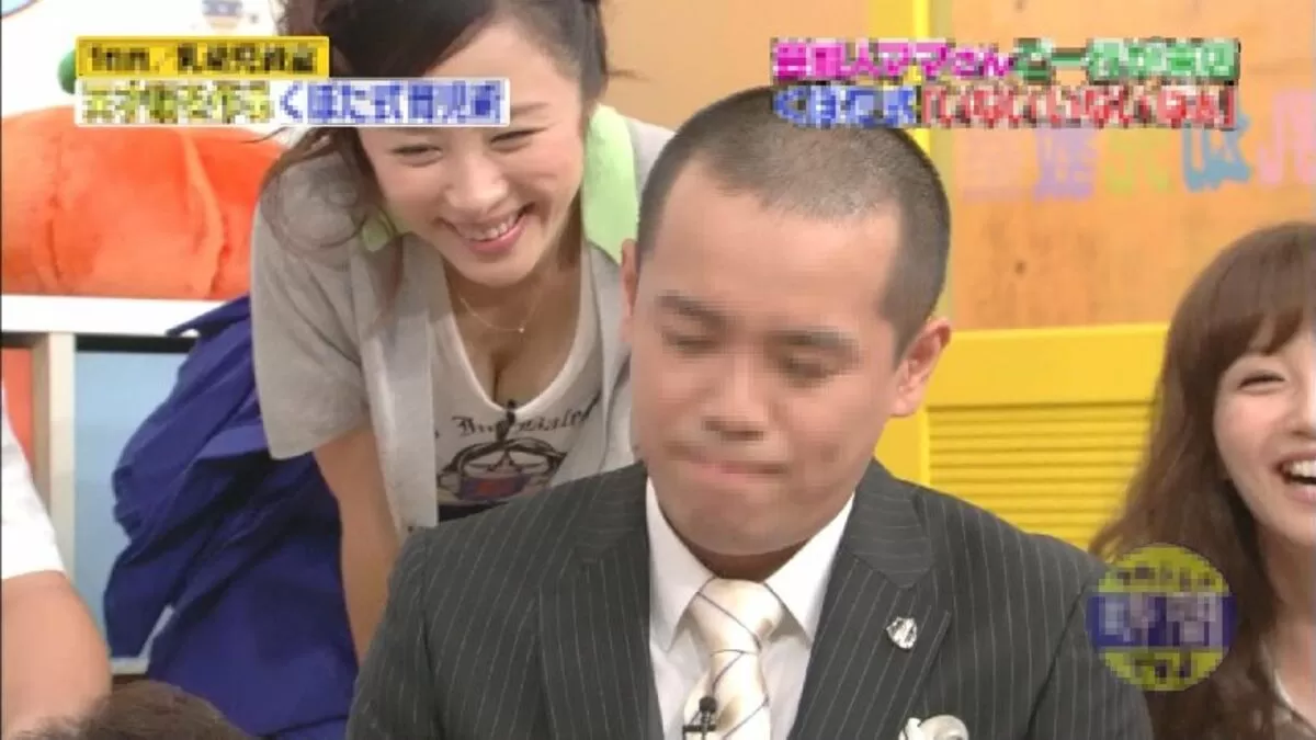 テレビ胸チラエロ画像101