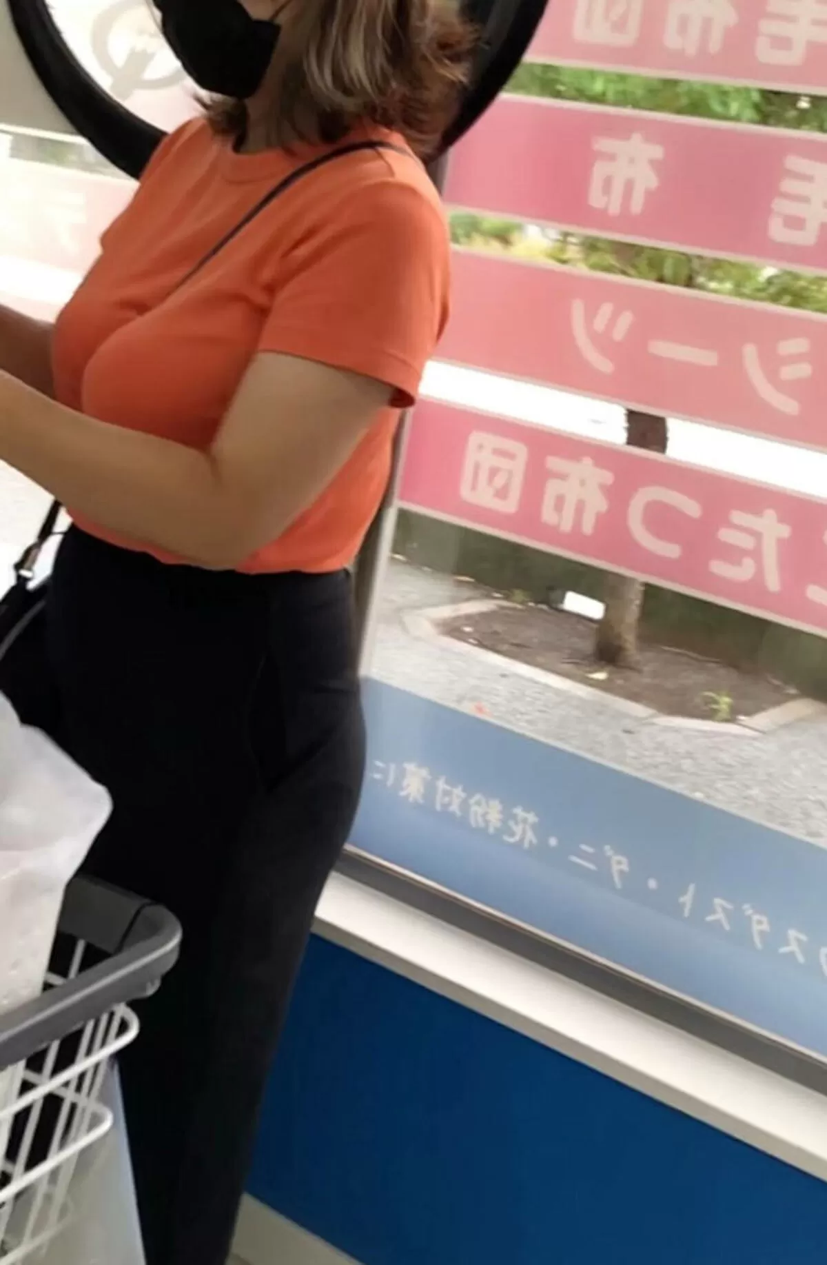 街で見かけた野生のデカ乳スナップショット044