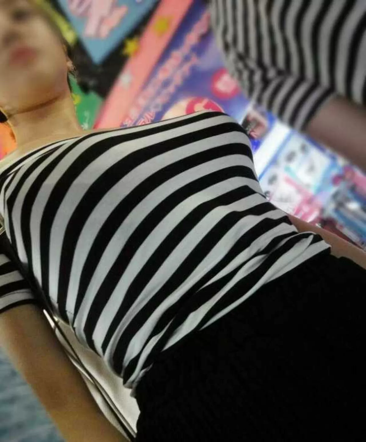 ボーダー柄の着衣おっぱいエロ画像41枚005