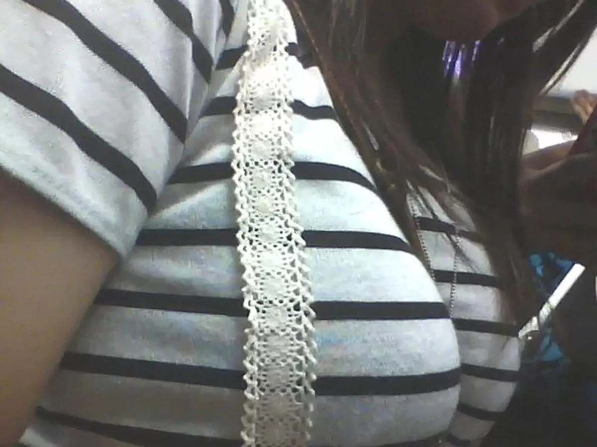 ボーダー柄の着衣おっぱいエロ画像41枚017