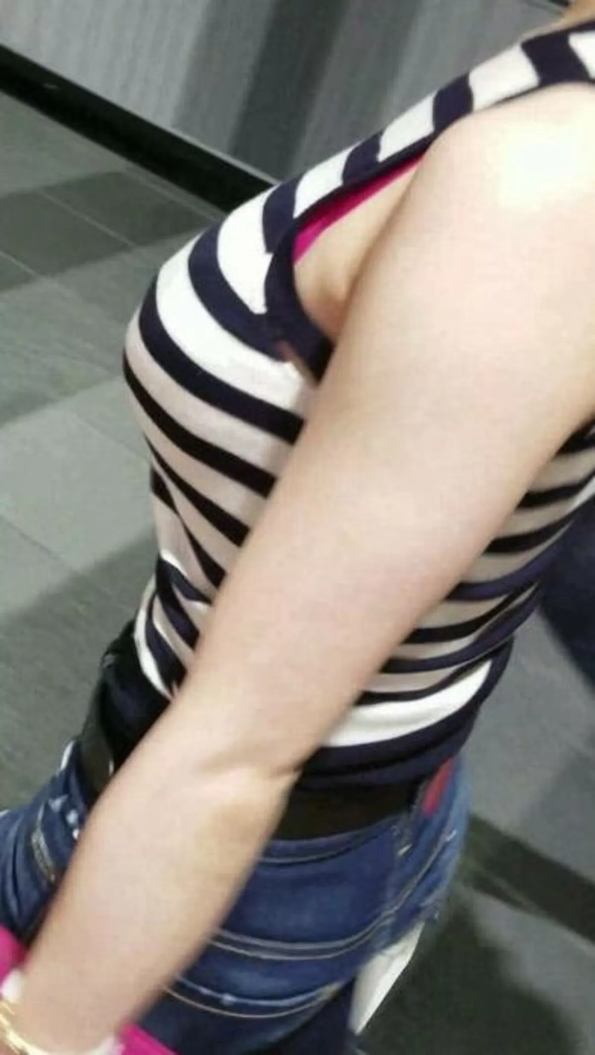 ボーダー柄の着衣おっぱいエロ画像41枚018