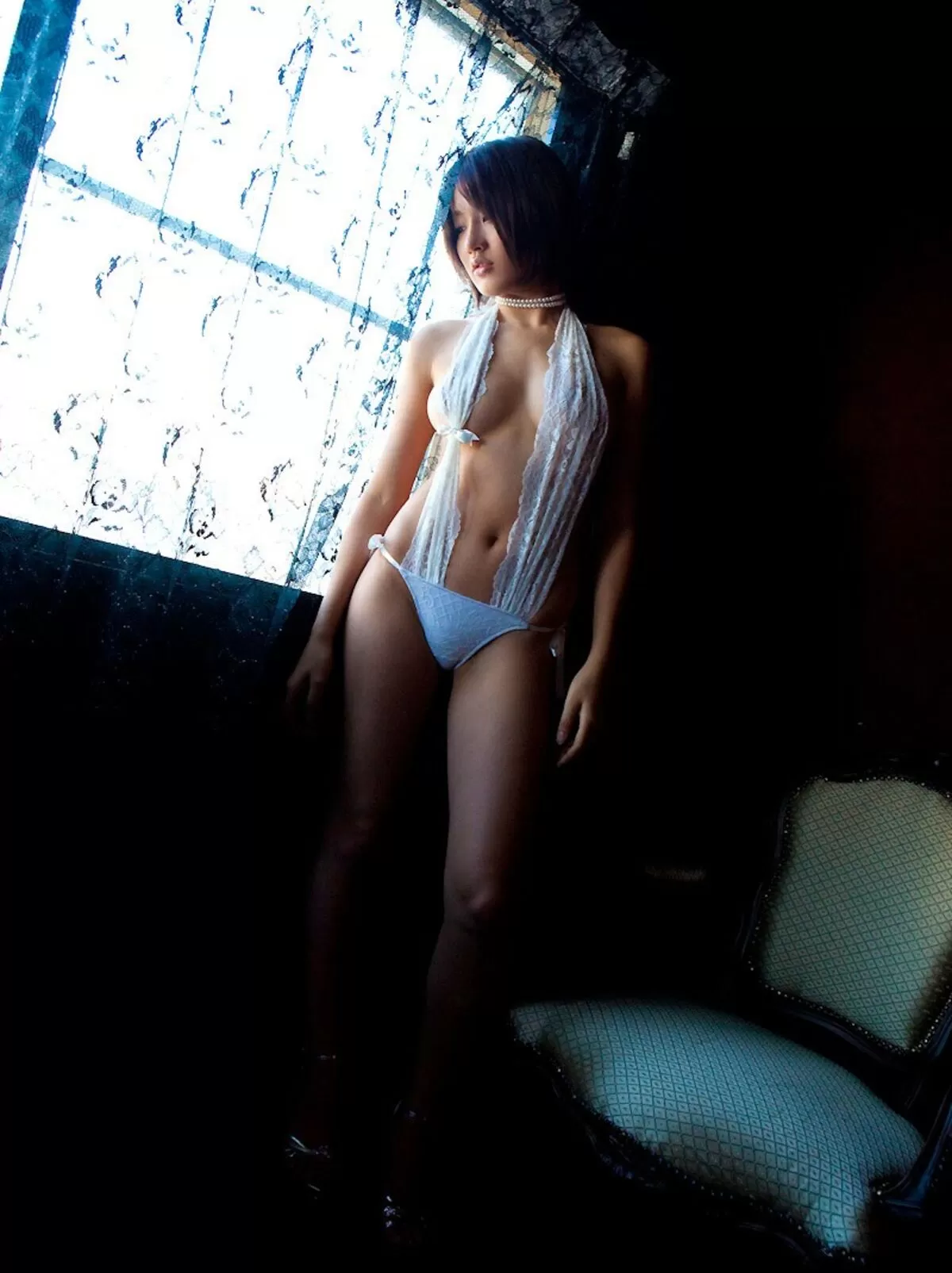 V字水着はおっぱいのエロさが際立つ！064