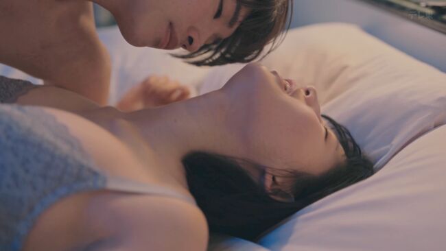 【画像】石井杏奈がベッドでブラジャー姿の激しい手マンシーン！聖ラブサバイバーズ第8話005