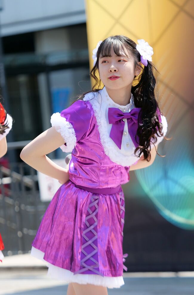 【画像】某地下アイドル、マン肉が見えてしまうレベルのエグい営業をさせられていた件001