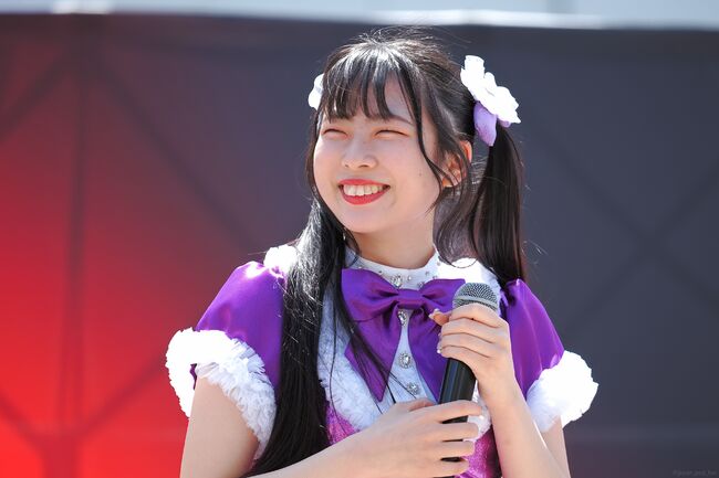 【画像】某地下アイドル、マン肉が見えてしまうレベルのエグい営業をさせられていた件012