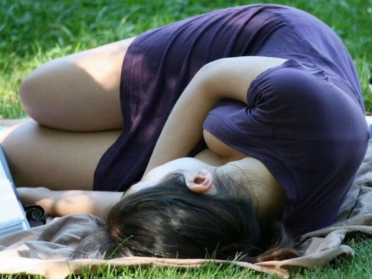 公園胸チラエロ画像011