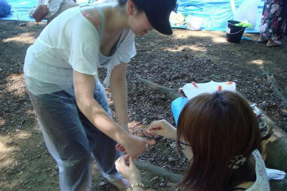 公園胸チラエロ画像090