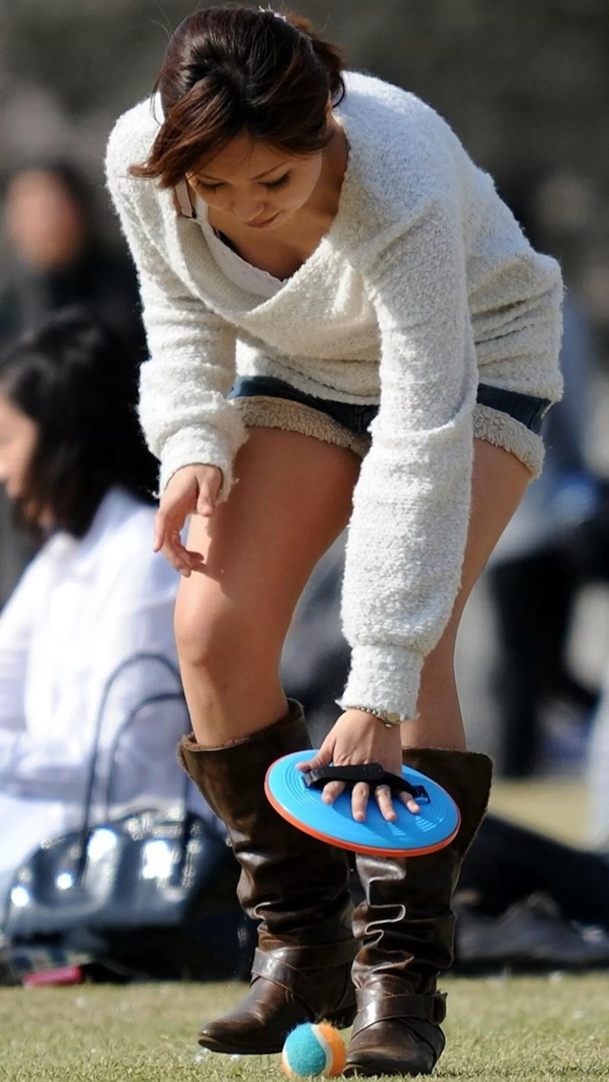 公園胸チラエロ画像091