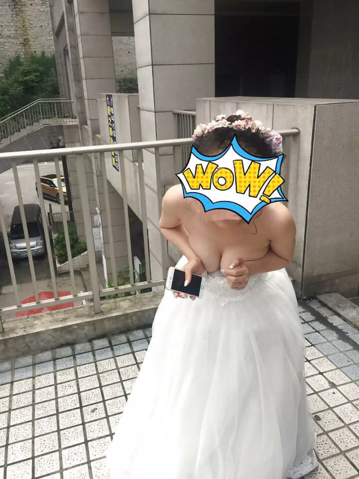 結婚式の胸チラ盗撮エロ画像008