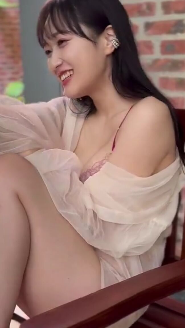 【画像＋動画】声優・久保田未夢、ブラ姿でおっぱいぷるぷるオフショ公開ｗｗファンざわつく004