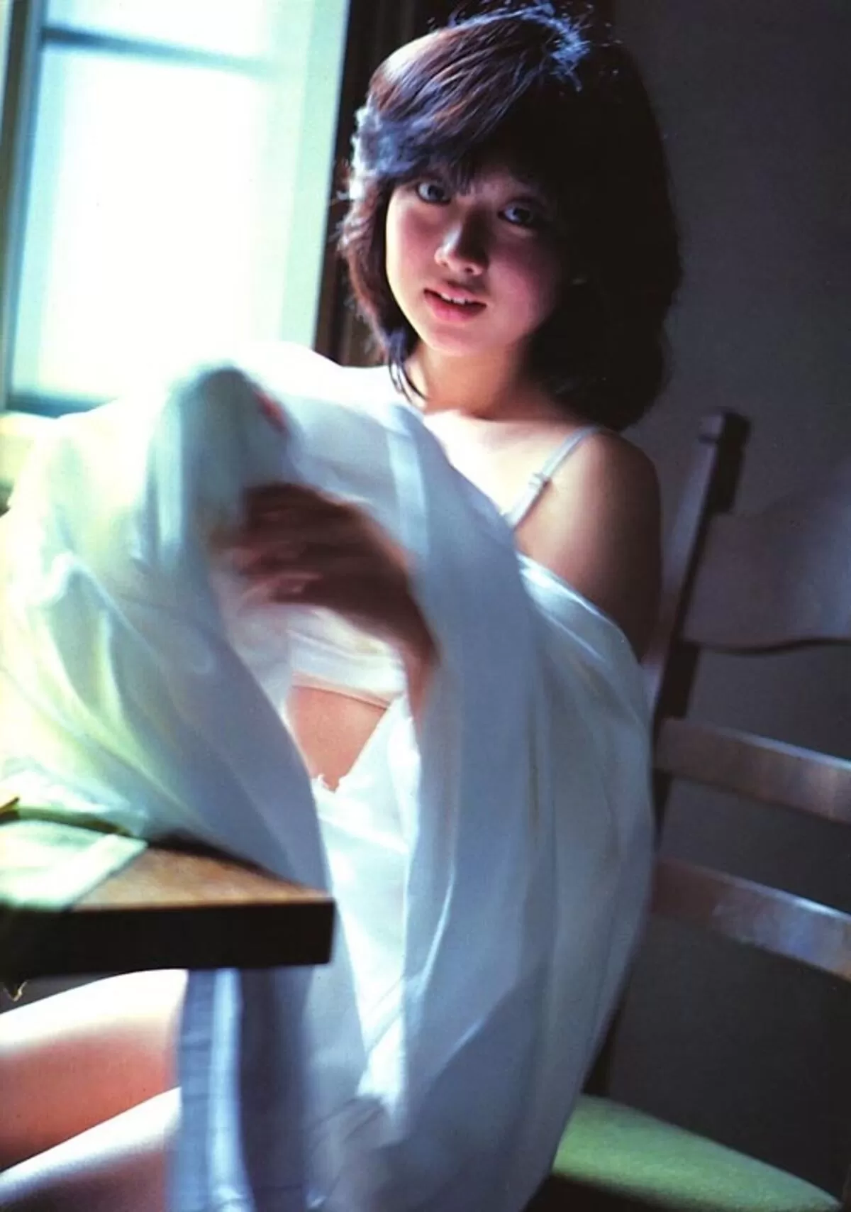 川上麻衣子エロ画像005