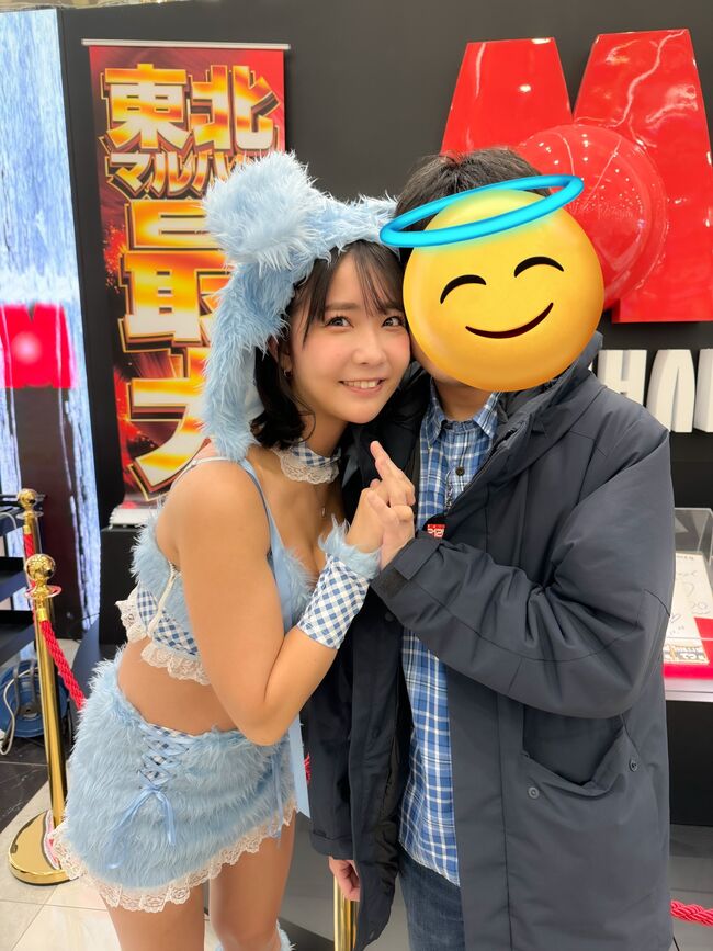 【画像】パチンコ来店イベントの巨乳がエロすぎてほぼ風俗状態と話題に011